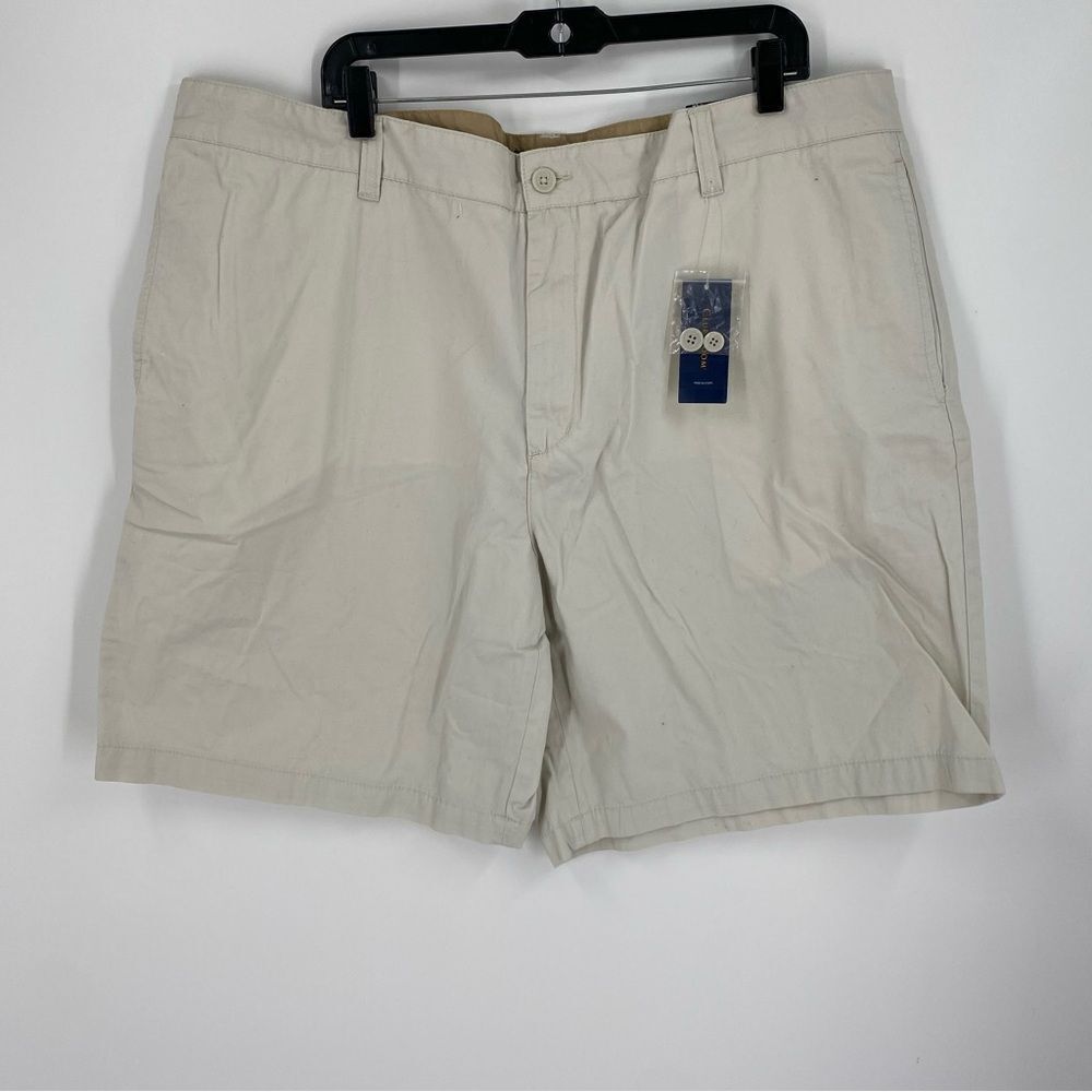 Club Room Men’s Flat Front White Chino Shorts size 44